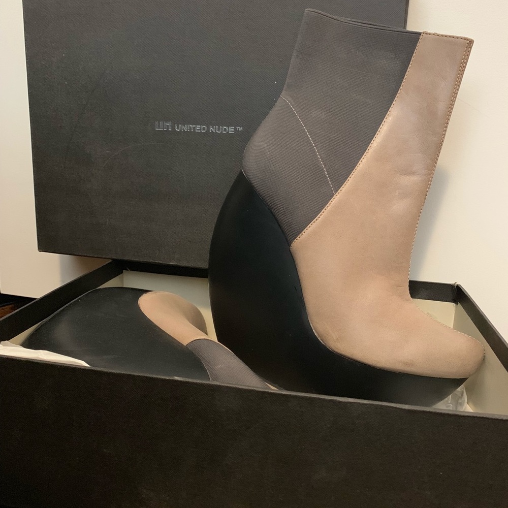 United Nude Tulip Boot in Taupe